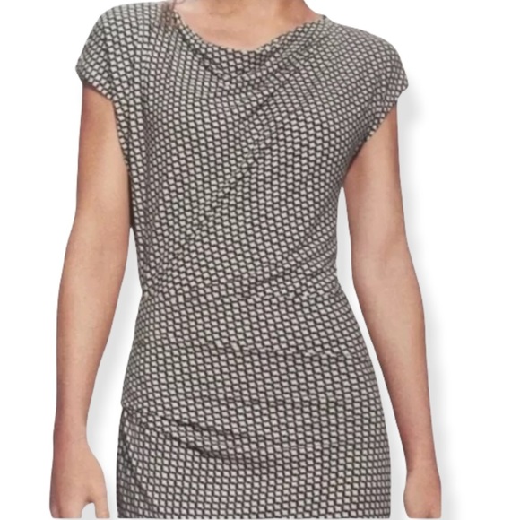 Cabi Monroe Graphic Print Ruched Jersey Knit Dress - Picture 3 of 5